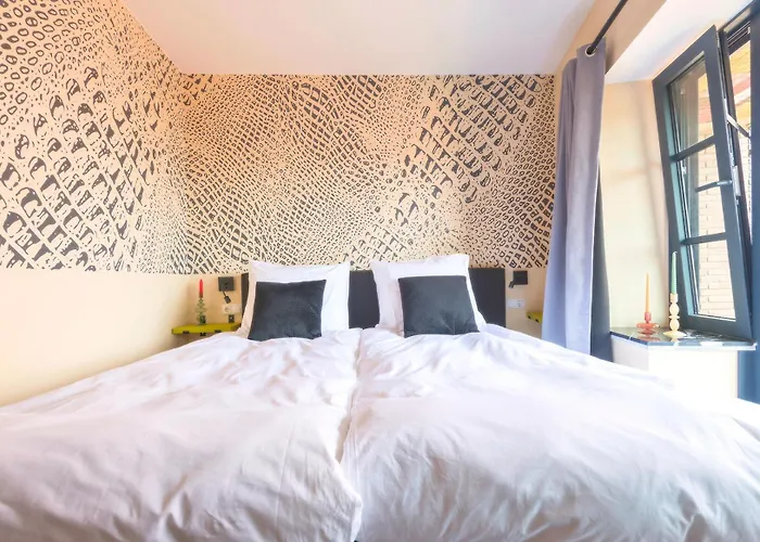 Designer In Hotspot Location W Fast Wi-fi *