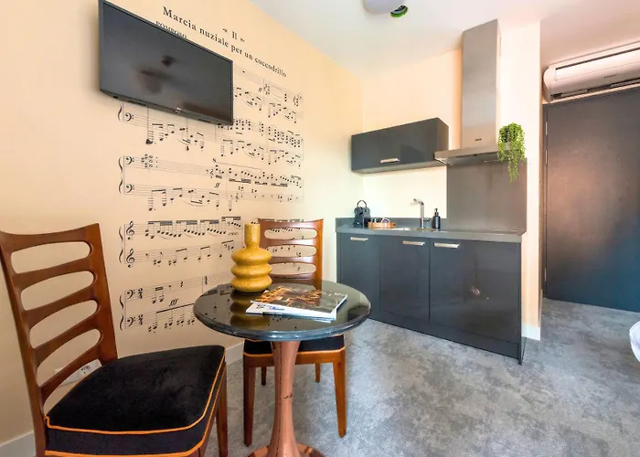 Designer In Hotspot Location W Fast Wi-fi Tilburg